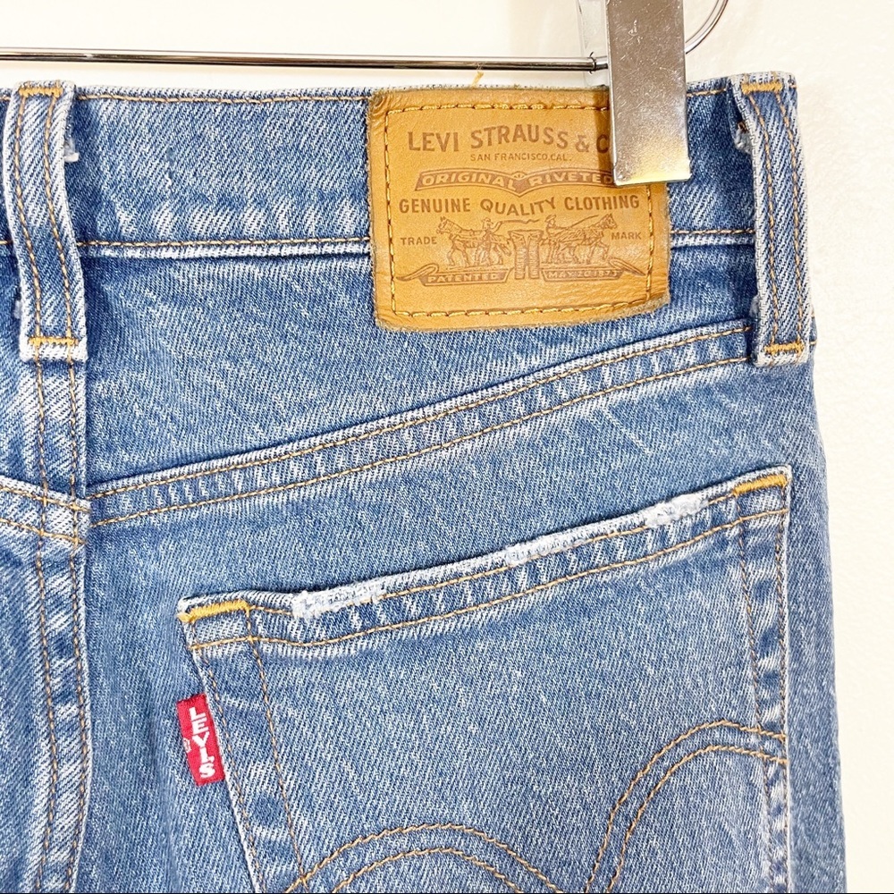 LEVIS Wedgie Straight Distressed High Rise Jean 25 - Picture 8 of 11